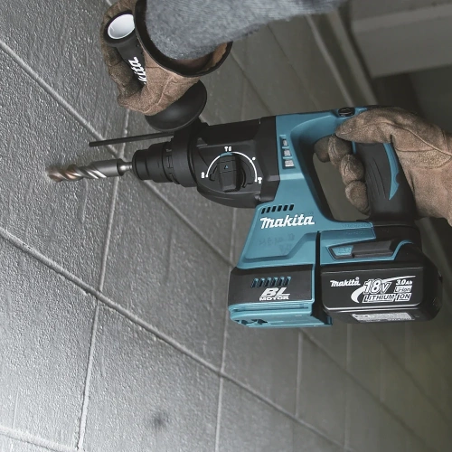 Аккумуляторный бесщеточный перфоратор Makita SDS+,18В, 1x5Ач, Li-ion DHR242RT фото 4