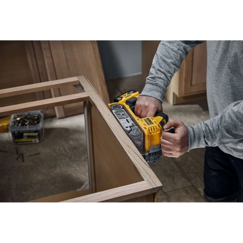 Аккумуляторная ленточная шлифмашина Dewalt DCW220N, 18 В, 320 м/мин, без АКБ и ЗУ DCW220N-XJ фото 7