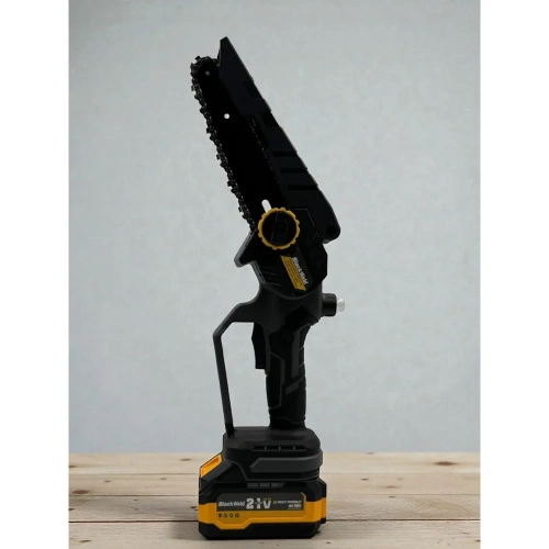 Бесщеточная цепная пила BlackWeld 21V 3.0Ah 150249