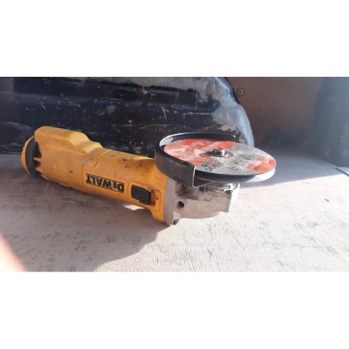 Угловая шлифмашина Dewalt DWE4217 DWE4217-QS фото 9
