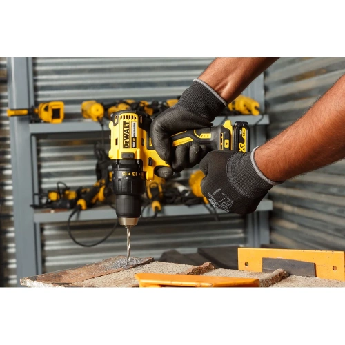 Аккумуляторная дрель-шуруповерт Dewalt DCD777M2T, 18 В, 1750 об/мин, с 2 АКБ 4 Ач и ЗУ, в кейсе TSTAK DCD777M2T-QW фото 9