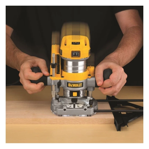 Двуручный фрезер DEWALT D26203 фото 4