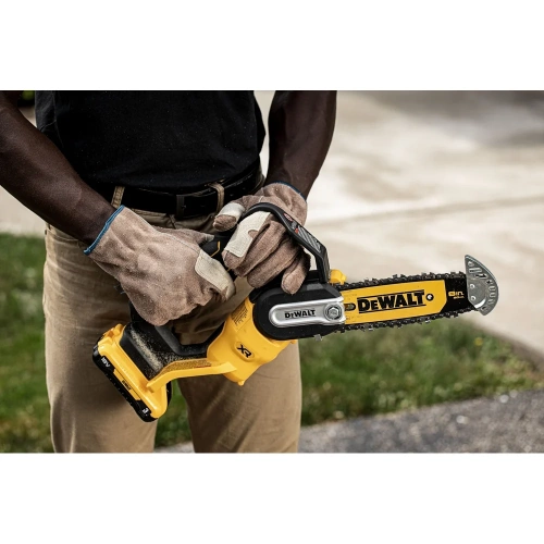 Аккумуляторная цепная пила DEWALT DCMPS520P1, 18 В, 20 см, 8.6 м/с, с АКБ 5 Ач и ЗУ DCMPS520P1-QW фото 9